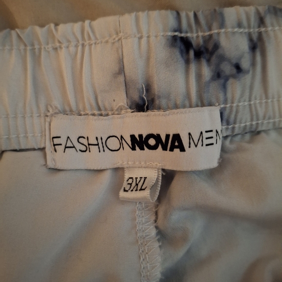Fashion Nova Men's Blue and White Marbled Swim Trunks - Picture 6 of 6